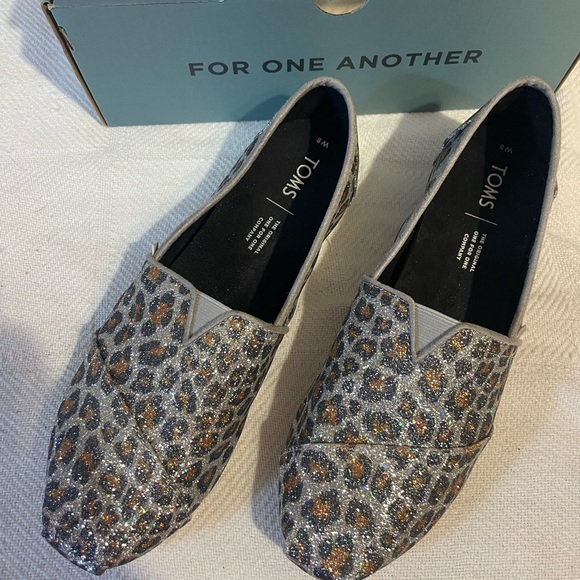 Toms Shoes - Toms Gray and Brown Flats with Loafer Style Women’s 8